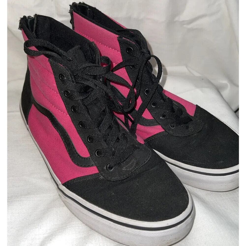 Vans Missy Pink/Black zip up HighTop Girl/women’s Size6